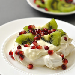 Kiwi Pomegranate Pavlovas - Recipe photo by tomato_tango