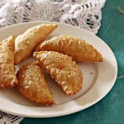 Nevri/ Nevreo/ Karanji - Recipe photo by Aparna
