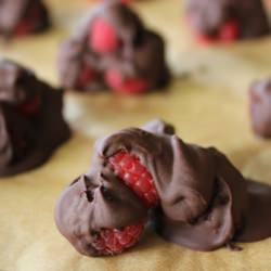 Chocolate Covered Raspberries - Recipe photo by Soffia Wardy