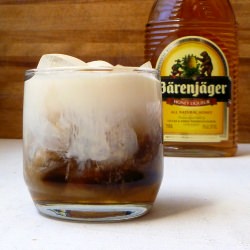 Bee Sting Cocktail - Recipe photo by cookistry
