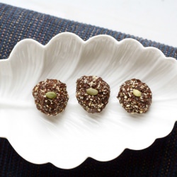 Spiced Pumpkin Seed Truffles - Recipe photo by peteandbuzz