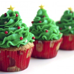 Christmas Tree Cupcakes - Recipe photo by IFeelCook