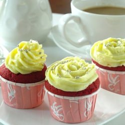 Red Velvet Cupcakes - Recipe photo by nasilemaklover