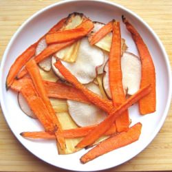 Baked Root Vegetable Crisps - Recipe photo by thetolerantvegan