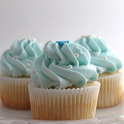 Fluffy Vanilla Cupcakes - Recipe photo by dea