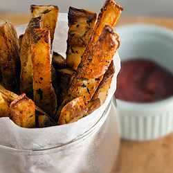 Baked French Fries - Recipe photo by Poormet