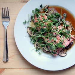 Sesame Salmon with Mushrooms - Recipe photo by bowllicking