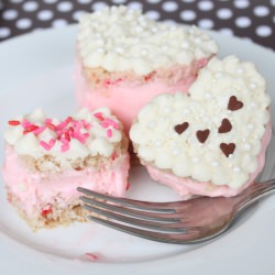 Mini Heart Ice Cream Cakes - Recipe photo by itsybitsyfoodies