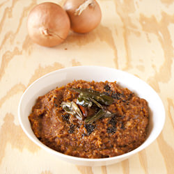 Vengaya Thogayal (Onion Chutney) - Recipe photo by Ambikas Kitchen