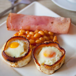Bacon & Egg Toast Cup - Recipe photo by CelestialDelish