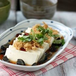 Chilled Tofu w/ Century Egg - Recipe photo by josim