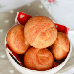Butter & Grana Padano Buns - Recipe photo by anemone