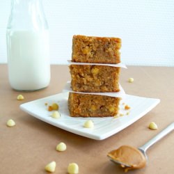 Banana Biscoff Blondies - Recipe photo by butterchantilly