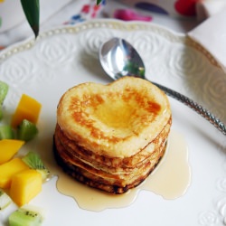 Apple Pancakes with Maple Syrup - Recipe photo by Elena Sandor