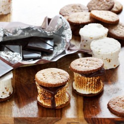 Maple Bacon S'mores - Recipe photo by Kitchen Konfidence