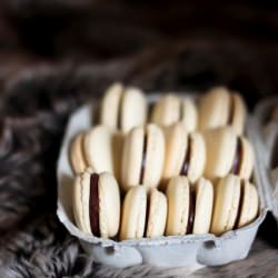 Salted Peanut Macarons - Recipe photo by debugcooking