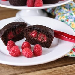 Light Chocolate Raspberry Cupcakes - Recipe photo by Pachecopatty