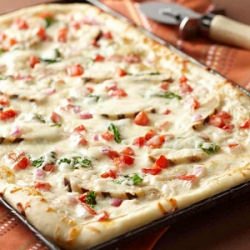 Alfredo Chicken Pizza - Recipe photo by Talat
