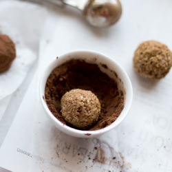 Truffles with Almonds and Cinnamon - Recipe photo by Everyday Emotion