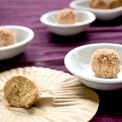 Healthy Cheezecake Truffles - Recipe photo by Cucina Libera