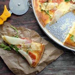 Pear Arugula Proscuitto Pizza - Recipe photo by boulderlocavore