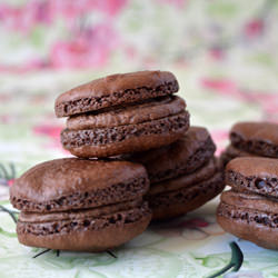 Chocolate Macarons - Recipe photo by Cupcakesadiario