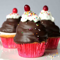 Hi-Hat Cupcake - Recipe photo by lululu