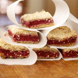 Raspberry Crumb Bars - Recipe photo by cosmocookie