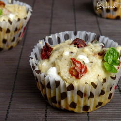 Muffins w/ Feta & Tomatoes - Recipe photo by Kas