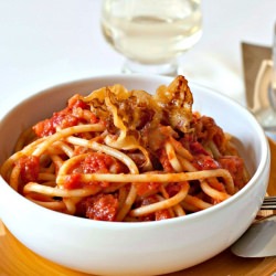 Bucatini all'Amatriciana - Recipe photo by manusmenu