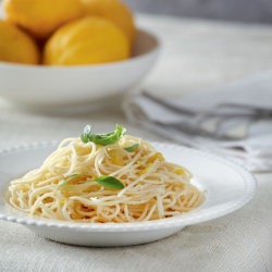 Pasta with Lemon & Oil Dressing - Recipe photo by olibiakos