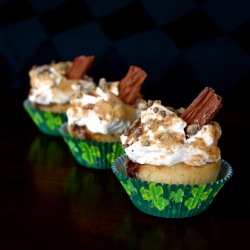 Irish Candy Bar Cupcakes - Recipe photo by ButtercreamBlondie