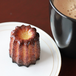 Canelé de Bordeaux - Recipe photo by moonlitkichen