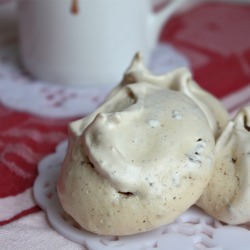 Vanilla Bean & Cocoa Nib Meringues - Recipe photo by linzersinlondon