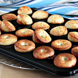 Cheesy Herbed Popovers - Recipe photo by zoom yummy