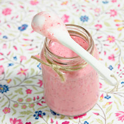 Strawberry Banana Shake - Recipe photo by onionchoco
