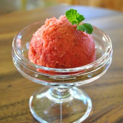 Strawberry Sorbet - Recipe photo by betiarellano