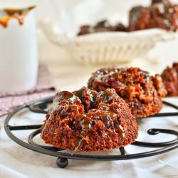 Date Cake with Toffee Sauce - Recipe photo by Shumi