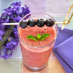 Fruit Smoothie - Recipe photo by chewandchatter