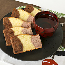 Neapolitan Castella - Recipe photo by rotinrice