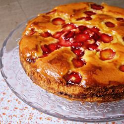 Strawberry Custard Cake - Recipe photo by Valen