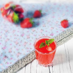 Sparkling Strawberry Lemonade - Recipe photo by kulinarnimisli
