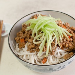 Zha Jiang Mien - Recipe photo by foodiebaker