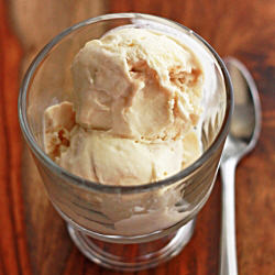 caramel swirl ice cream - Recipe photo by onelovelylife