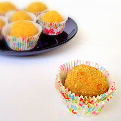 Black Gram Ladoos - Recipe photo by Aromatic Cooking