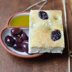 Kalamata Olives Focaccia - Recipe photo by foodwanderings