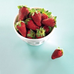 Strawberry Liqueur - Recipe photo by olibiakos