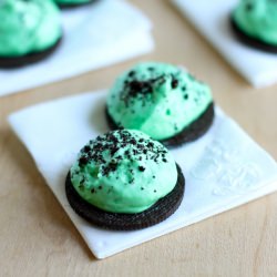 Grasshopper Pie Bites - Recipe photo by kitchenchronicles