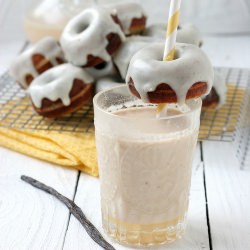 Vanilla Poppy Seed Cake Donuts - Recipe photo by The Urban Poser