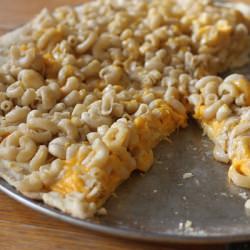 Macaroni & Cheese Pizza - Recipe photo by goofymama